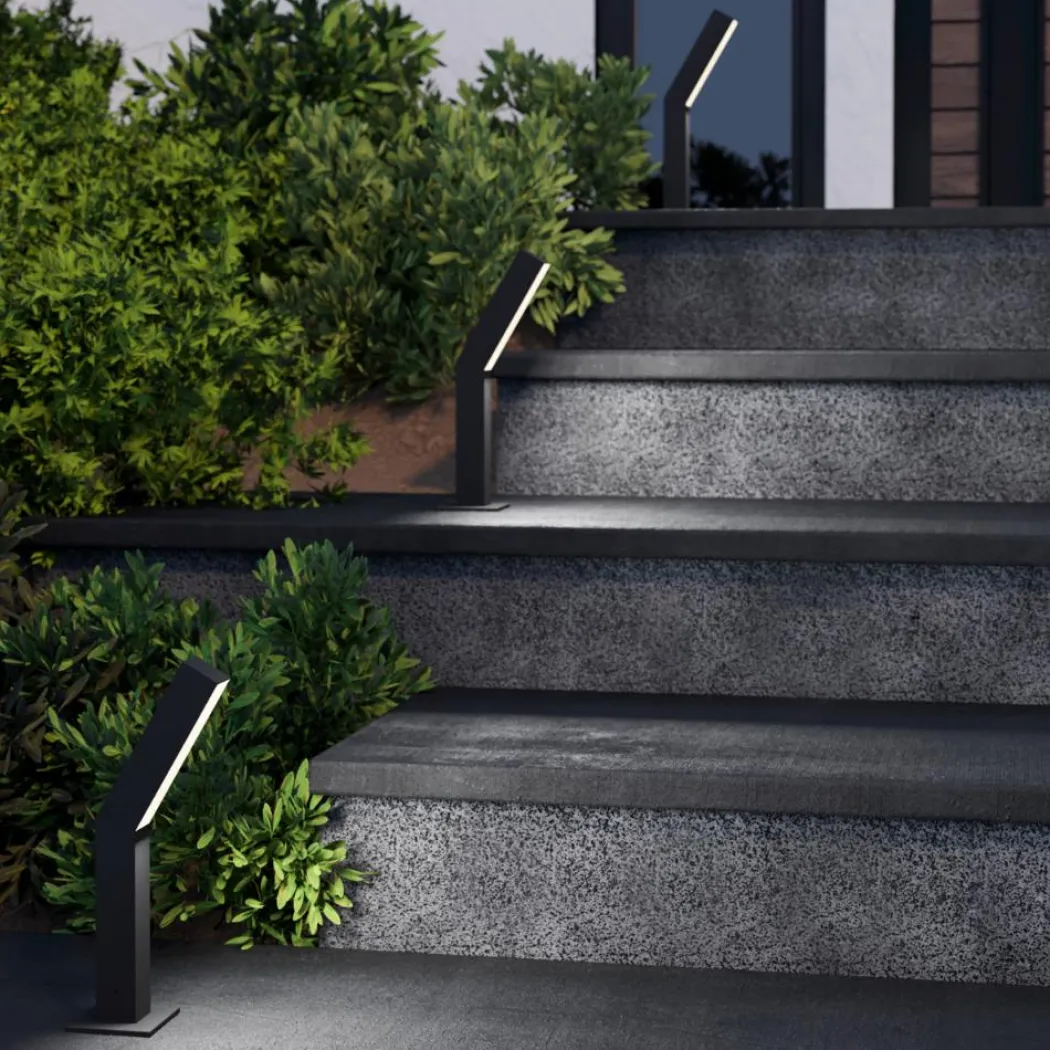 Ugento Outdoor Black Post